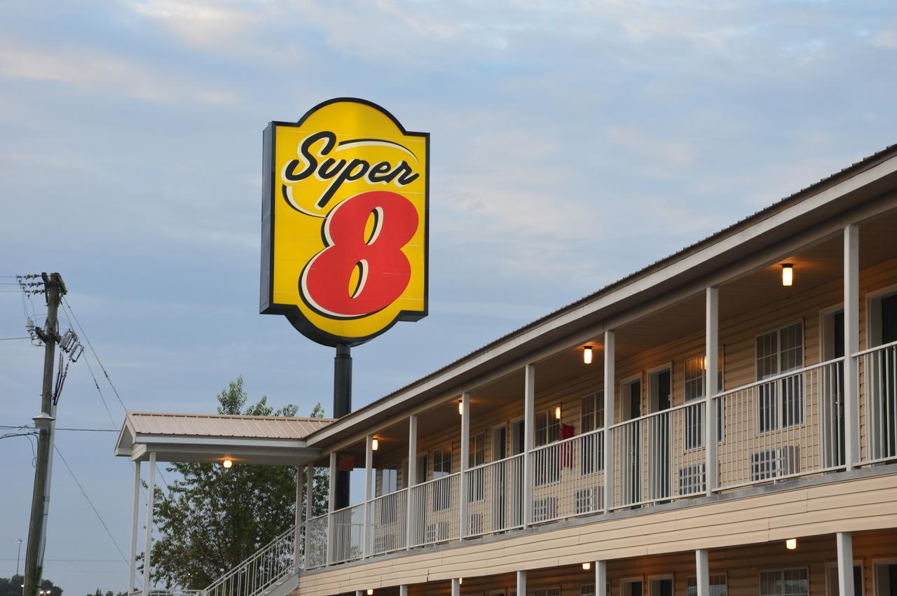Hotel Super 8 By Wyndham Madison Exterior foto